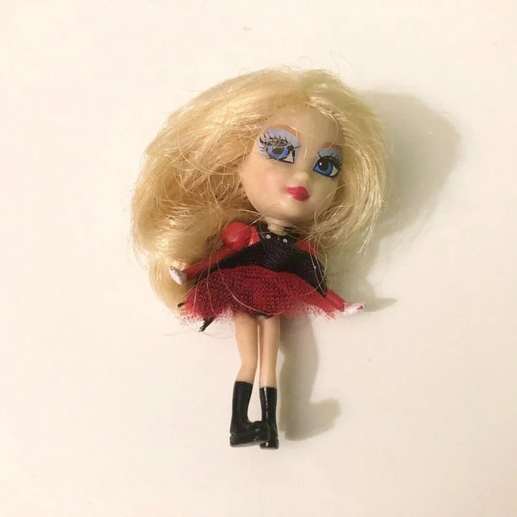 Barbie Peek A Boo Petites Doll Lea of London Girls of the World - Picture 10 of 16